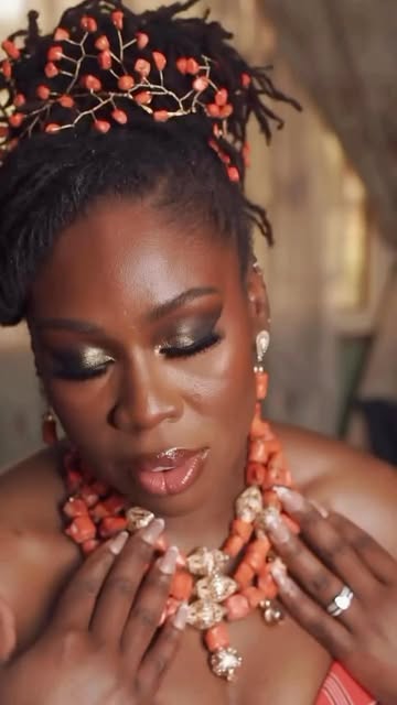A Gorgeous Bride to bless the day @missyoti ___Content Creator: @reelsbyvibes Event Planner: @cadaoraevents Photography: @lucasugoweddings Makeup: @bellabylyn Hair: @hairbyzika Robe: @asa_by_momoh ___...