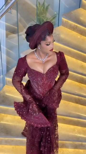 A Queen to behold 🥰 #lovethattranscendstime25VENDORS LISTBride: @cassy_bambiPlanner: @arian_eventsMakeup Artist: @Sylvias_glamHairstylist: @hairbygucchie Photography : @nonniz_photographyVideography :...
