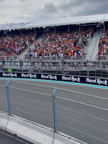 Pit stops and palm trees🌴🏁🩵#miami #f1 #f1miami #f1miamigrandprix #formula1 #305