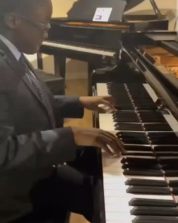 Jude Kofie, a 13-year-old US-based Ghanaian pianist, can identify musical notes just by hearing them.He was nominated for “Most Inspiring Pianist of the Year” at the 2024 Pianote Awards, recognized fo...