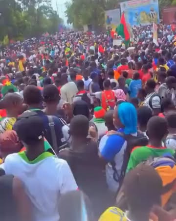 People across the globe have staged protests in solidarity with Ibrahim Traoré following reports of a coup attempt. Many have lauded him for resisting the influence of France and the U.S., particularl...