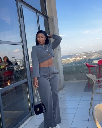Surrounded amongst excellence ✨Two pieces: @we_are_ayana