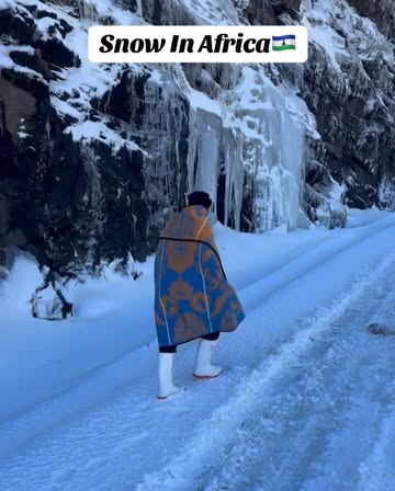 ❄️ YES, IT’S SNOWING IN AFRICA! 🇿🇦⛰️ Parts of South Africa, including the Eastern Cape and Lesotho highlands, just got covered in a magical blanket of snow! 😍🧊Thank you @mrghanababy for sharing these ...