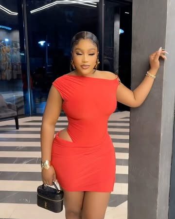 Soft girl but a little spice ✨..@haute_collectionsng @de_footmall @ysl @zara