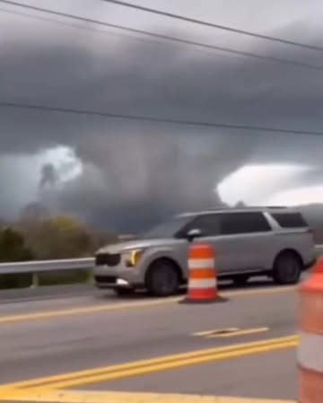 A massive tornado was filmed over Spring Hill, Tennessee on April 3 during the strong storms across Tennessee‼️🤯👀via: ChristyHenderson#Tennessee #Weather #News
