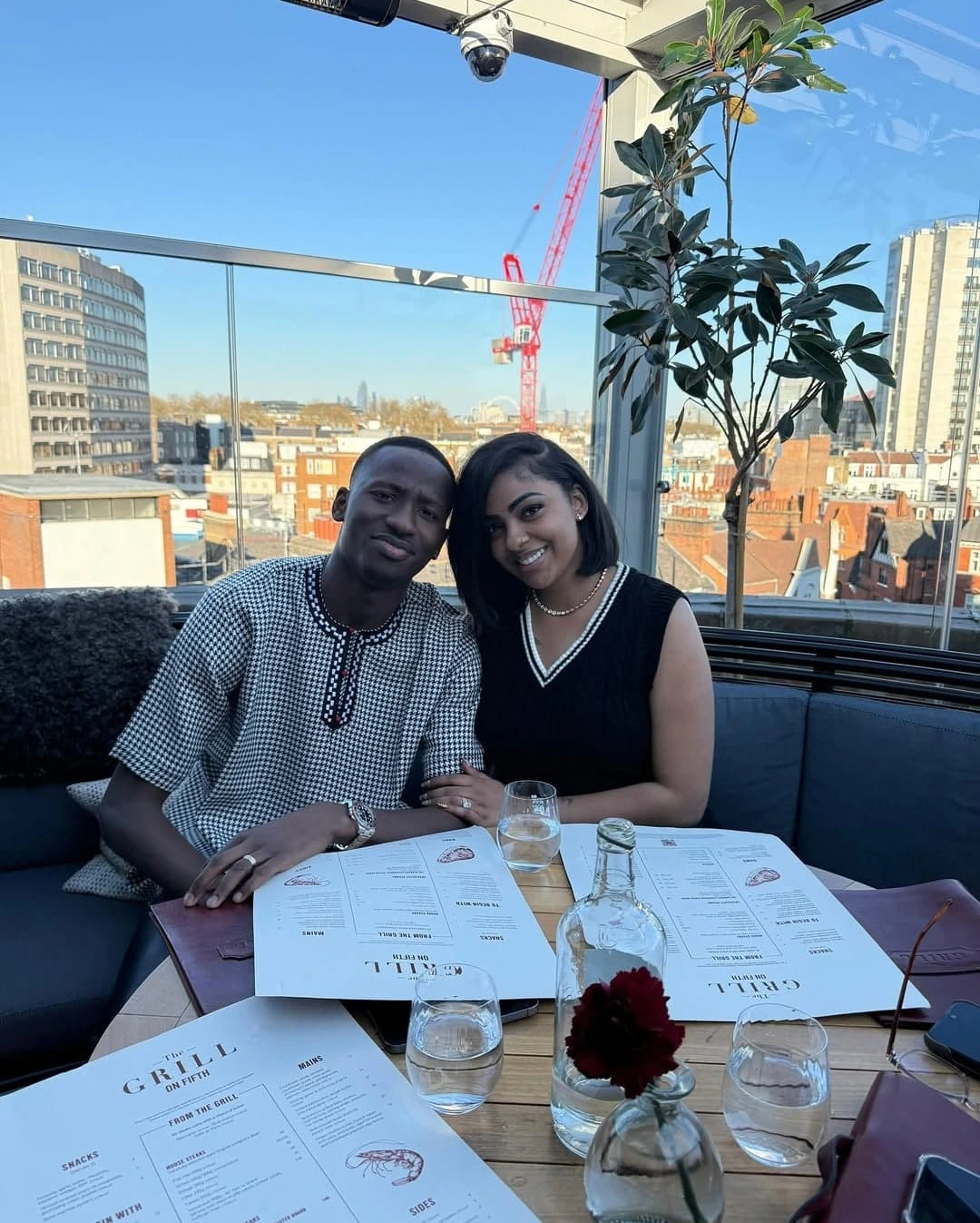 Couple Sarr ❤❤❤ Sénégal rék 🇸🇳 ...@dakar_snap #football  #tottenham #premierleague #europaleague #fashion #fashionblogger #fashionstyle #mode #modellife #beauté #beaute #model #modeling #modelshoot #i...