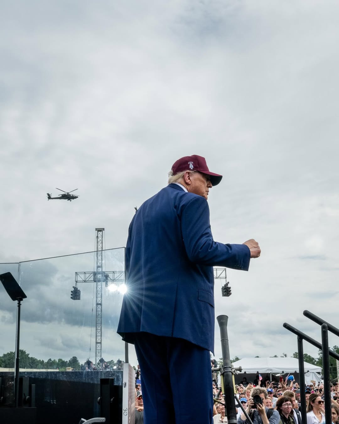 President Donald J. Trump at Fort Bragg 🇺🇸“As President of the United States, let me express the undying gratitude of our nation for every soldier here today—for every veteran & their families... acro...