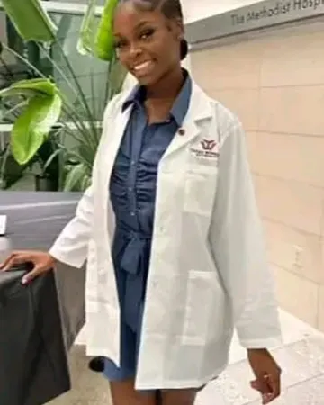 British-Nigerian Nursing Student Found D£@d in TexasA 23-year-old British-Nigerian woman, Tamilorenbsp; Odunsi, was found d£@d in her Houston, Texas, apartment.According to reports, she was st@bb£d to...