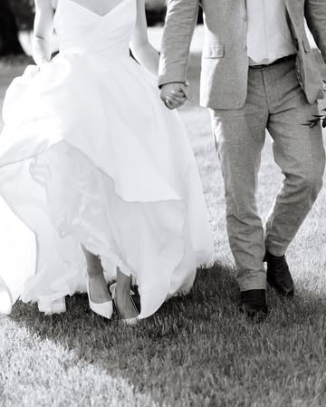 Since tomorrow is resurrection Sunday I’m early to say happy anniversary to the Allmans 🩵💐4.20.24 Reposting this incredible day and feature I’m so thankful God placed you in my life and to have been a...