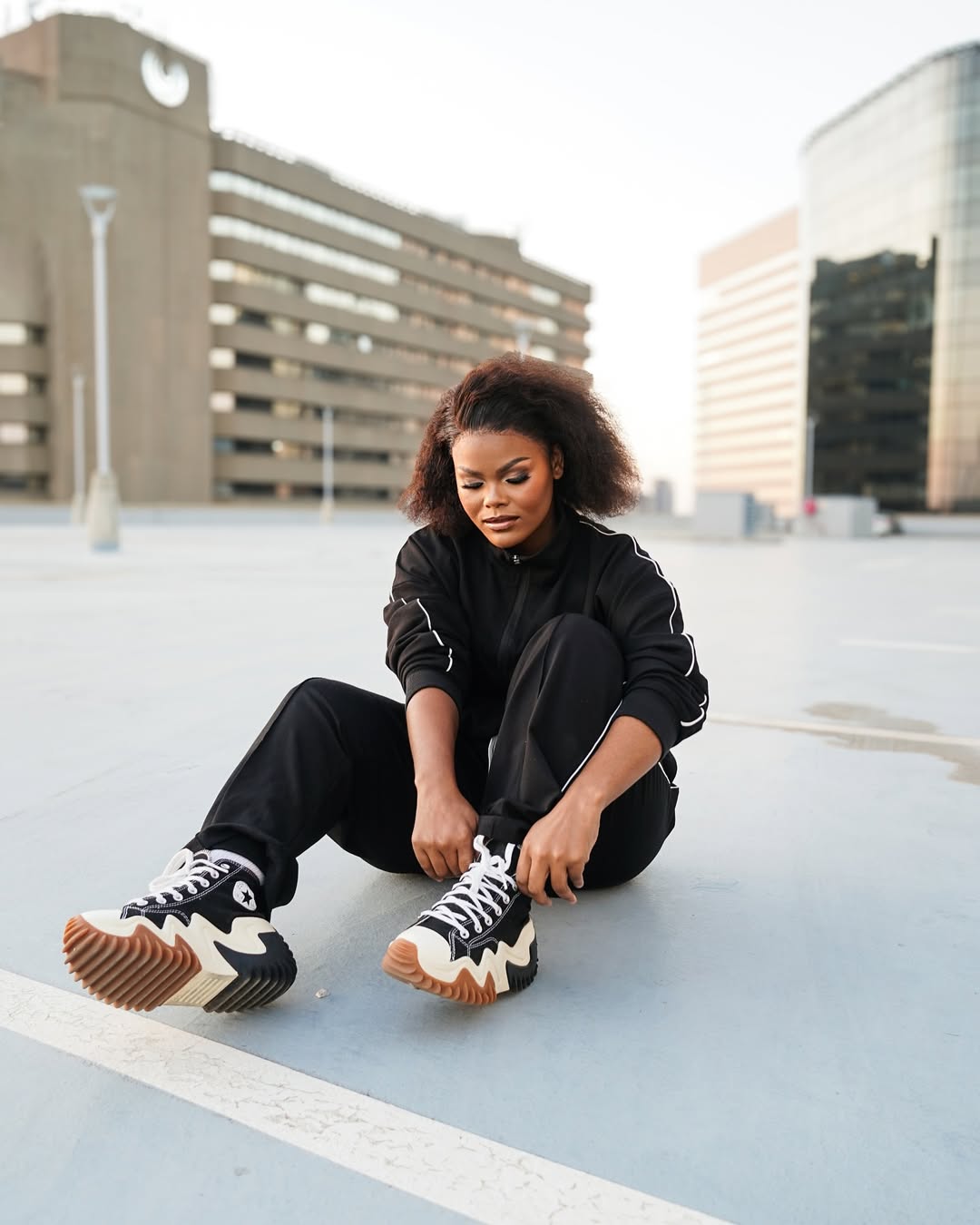 New Fav 🖤😍 tracksuit @blank_collection 📷 @blaccpolvo_visualss ✔️💄 @carol.n___ 😘