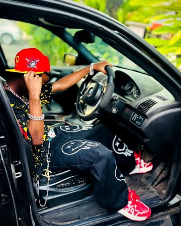 🔞Capturing my best angles like a pro‼️🚘🚘. ..I’m making yesterday jealous by making today awesome..🤷‍♂️🤏🧠