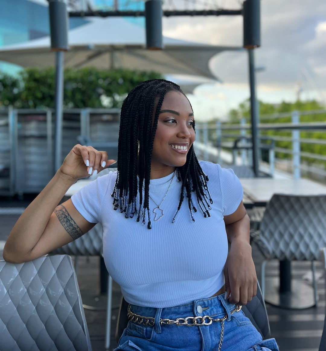 Just Enjoying ….🫶🏽✌🏽😎Tranças de @de_braids Photo by : @denicard98 #loveyourself#beyou#autoestima#beleza#unic#woman#lovingmyself❤️#empowerment#style #braids #girlbossportugal #contentcreatorlife #mulhe...