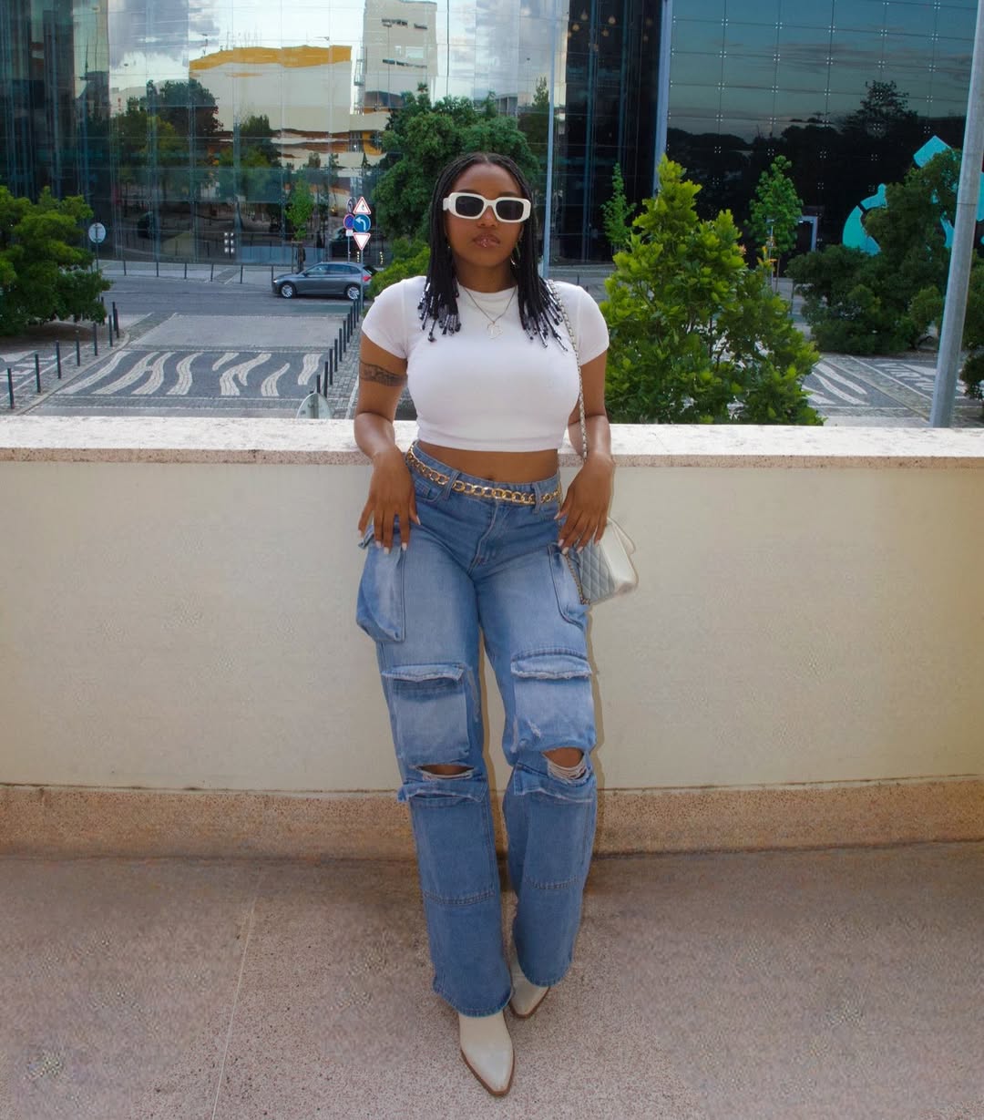 styling…💅🏽😎Tranças de @de_braids Photo by : @denicard98 #loveyourself#beyou#autoestima#beleza#unic#woman#lovingmyself❤️#empowerment#style #braids #girlbossportugal #contentcreatorlife #mulheresqueinsp...