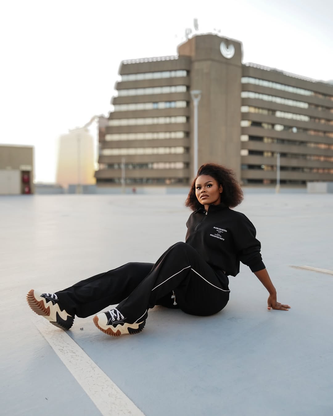 New Fav 🖤😍 tracksuit @blank_collection 📷 @blaccpolvo_visualss ✔️💄 @carol.n___ 😘