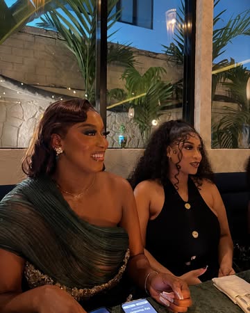 Good food, great vibes, better company. Chapter 25 looks good on me. #birthdaydinnerdump 👗 @molara_martins 📸 @rahmanshottit