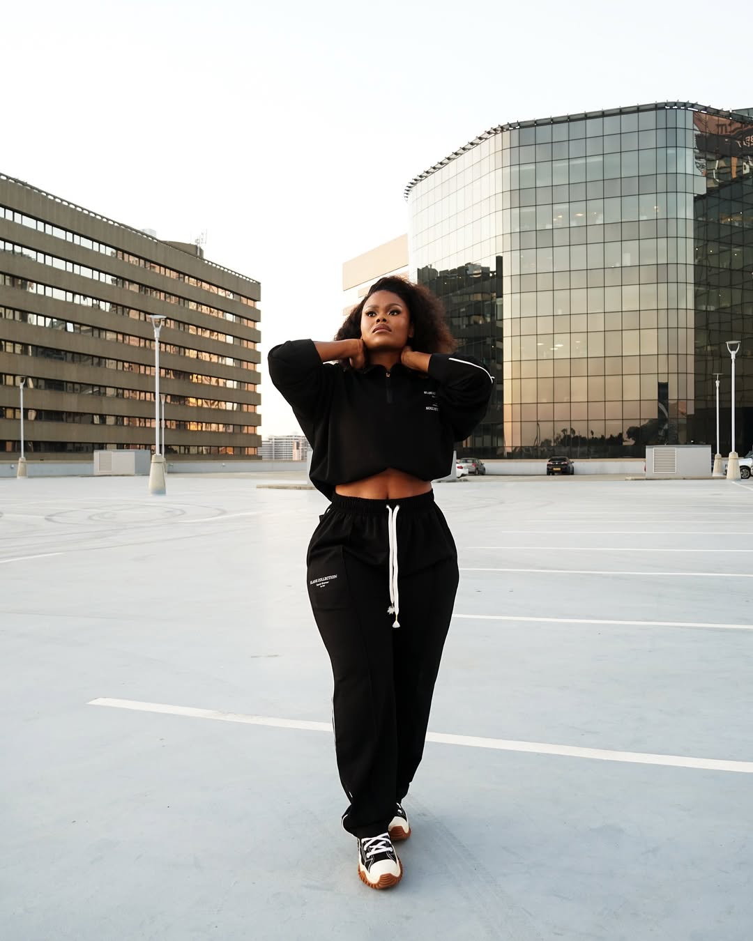 New Fav 🖤😍 tracksuit @blank_collection 📷 @blaccpolvo_visualss ✔️💄 @carol.n___ 😘