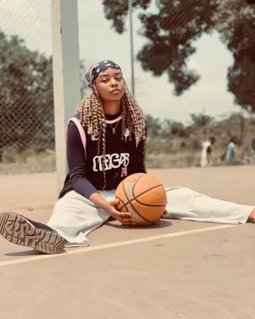 Play with ball 🏀   TEGAS🏀☑️✨ADD UP BY @social___gallery255 📸🌴USES HASHTAGS ACCEPTED ☑️ √#homegallery📸🏆 √#universebeby📸☑️ √#social___gallery📸 FOLLOW TO FOLLOW BACK 🔙