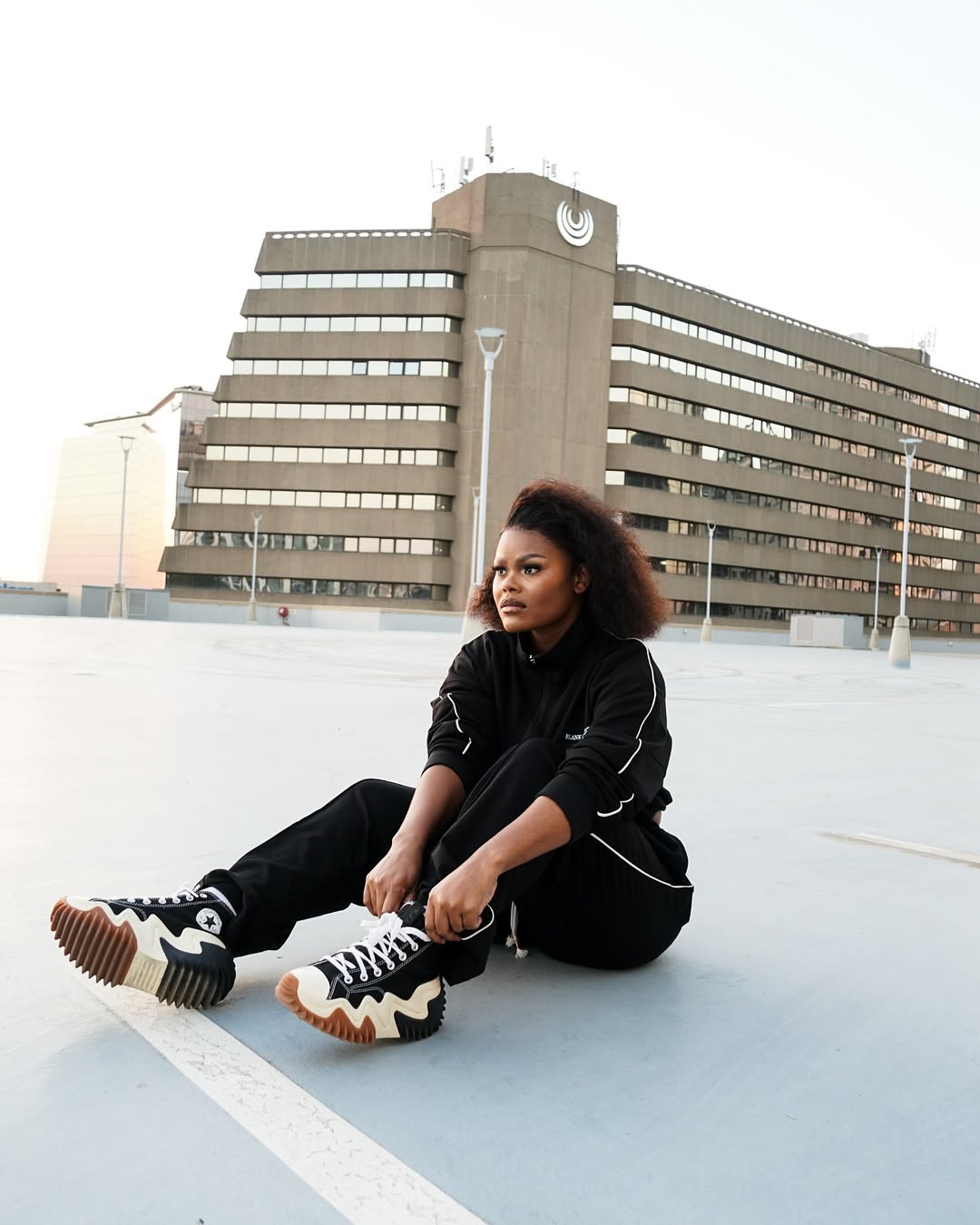 New Fav 🖤😍 tracksuit @blank_collection 📷 @blaccpolvo_visualss ✔️💄 @carol.n___ 😘
