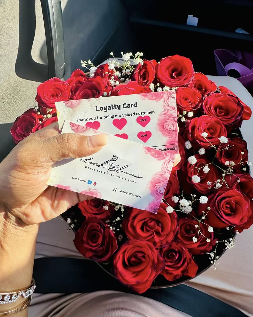 Flowers don’t tell they show 🌹 ❤️ my valentines came early thanx to Leah Blooms🥺in full bloom and I’m loving it🥰these are so demure 🫦akoo le rekeleng ba bangwe aoooooo 😹❤️they are very affordable 😘