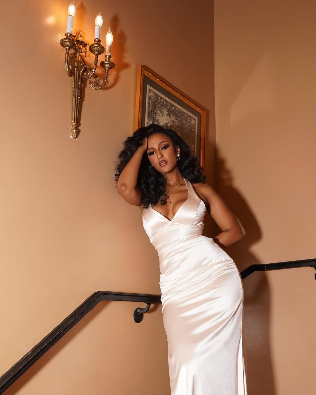 2️⃣1️⃣ AND GREATFULL🤍🤍this collaboration💅:MUA💄: @blushbymakki HAIR: @hair_by_josey 📸: @calebsgalleria