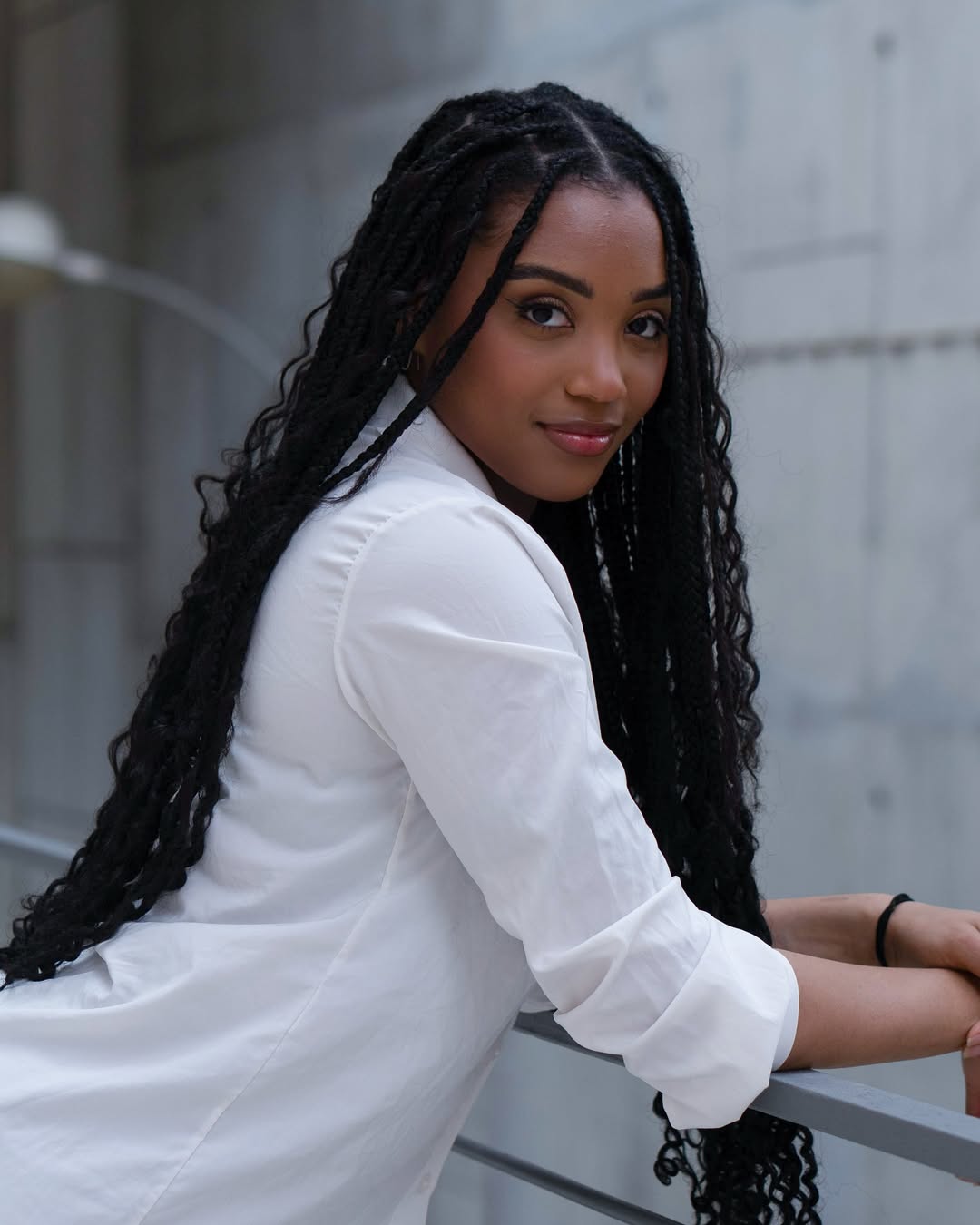 Não se despedace para manter os outros inteiros,🤍#loveyourself#beyou#autoestima#beleza#unic#woman#lovingmyself❤️#empowerment#style #braids #girlbossportugal #contentcreatorlife #mulheresqueinspiram #i...