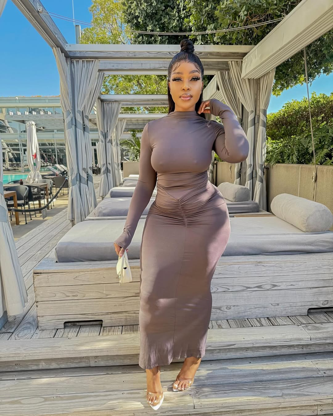 Imama malishise ngisho kubanda ❄️#explorepage✨ #explorepage #explore #fashion #longdress #outfitinspo #fashionblogger #fashionnova #blackgirlmagic #africanbeautyoman #slimthick #winter #winterfashion ...