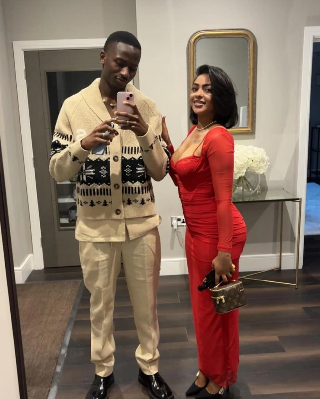Couple Sarr ❤❤❤ Sénégal rék 🇸🇳 ...@dakar_snap #football  #tottenham #premierleague #europaleague #fashion #fashionblogger #fashionstyle #mode #modellife #beauté #beaute #model #modeling #modelshoot #i...