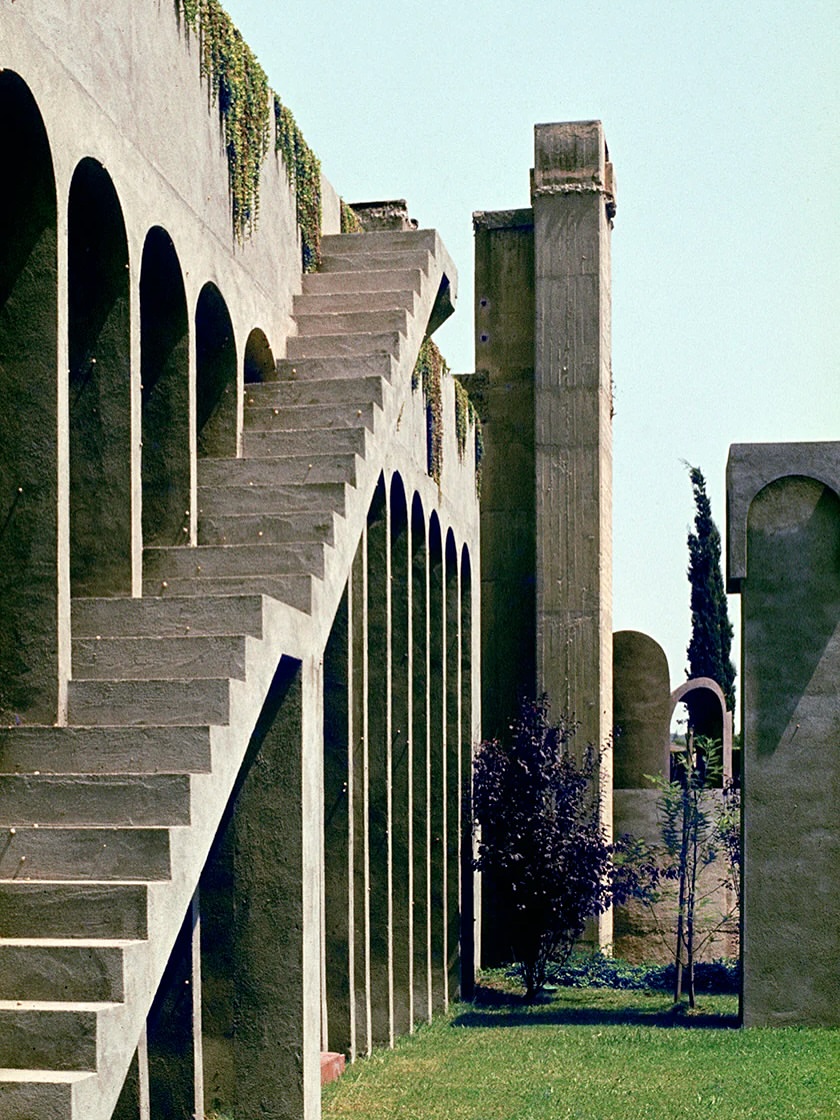 Fact of the day: How an Abandoned Cement Plant Became One of the World’s Most Extraordinary HomesWhen Spanish architect Ricardo Bofill stumbled upon a crumbling cement factory in 1973, he saw more tha...
