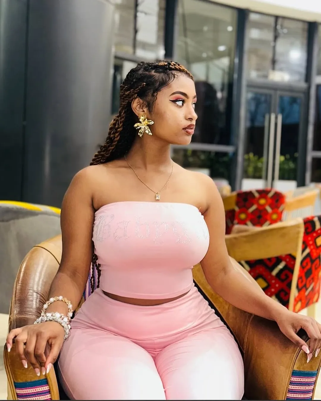 🄴🅃🄷🄸🄾🄿🄸🄰🄽 🄱🄴🄰🅄🅃🅈 👸. Follow @Ethioopian_beauty . ........#holiday #ethiopia 🇪🇹 #nomor#ethiopia #habesha #Eritrea #habeshagirl #habeshabeauty #addisabeba #ethio #habeshafashion #habeshakemis #habeshat...