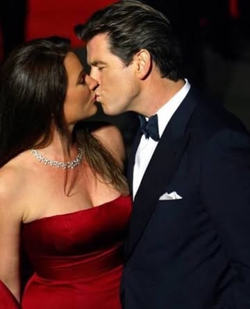 Pierce & Keely 💕 Everlasting Love 🫶💫 ❤️@keelyshayebrosnan  @piercebrosnanofficial.#couplevideos #couplelove #couplegoals #love #couplegoals #instacouple #photooftheday  #explore #explorepage #explorem...