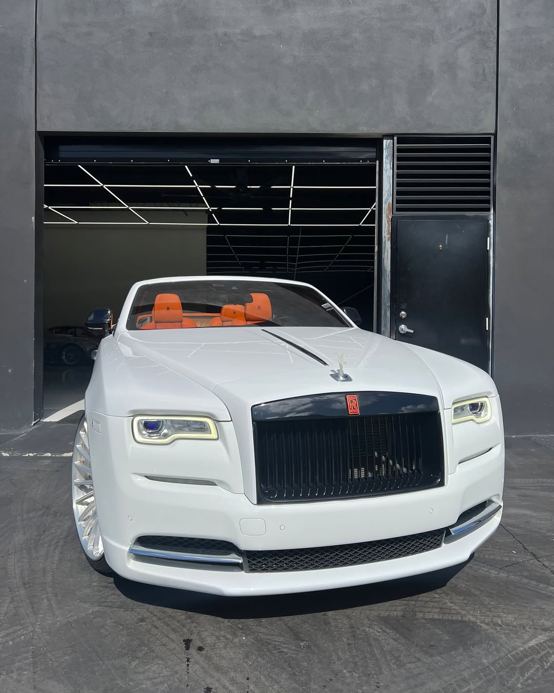 Took Off My Blue Wrap And Went Back To My White And Orange 🍊 Combo 🔥🔥 @limitedspec What’s Your Thoughts ???