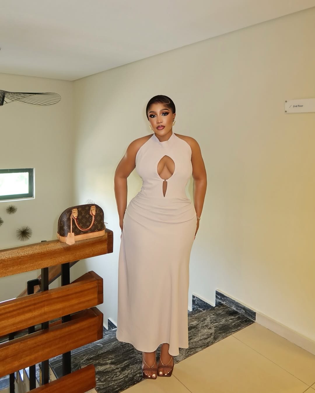 Refilled by grace, ready for the week 💛💛..Dress @slikwomen