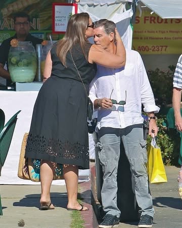 Pierce & Keely 💕 Everlasting Love 🫶💫 ❤️@keelyshayebrosnan  @piercebrosnanofficial.#couplevideos #couplelove #couplegoals #love #couplegoals #instacouple #photooftheday  #explore #explorepage #explorem...