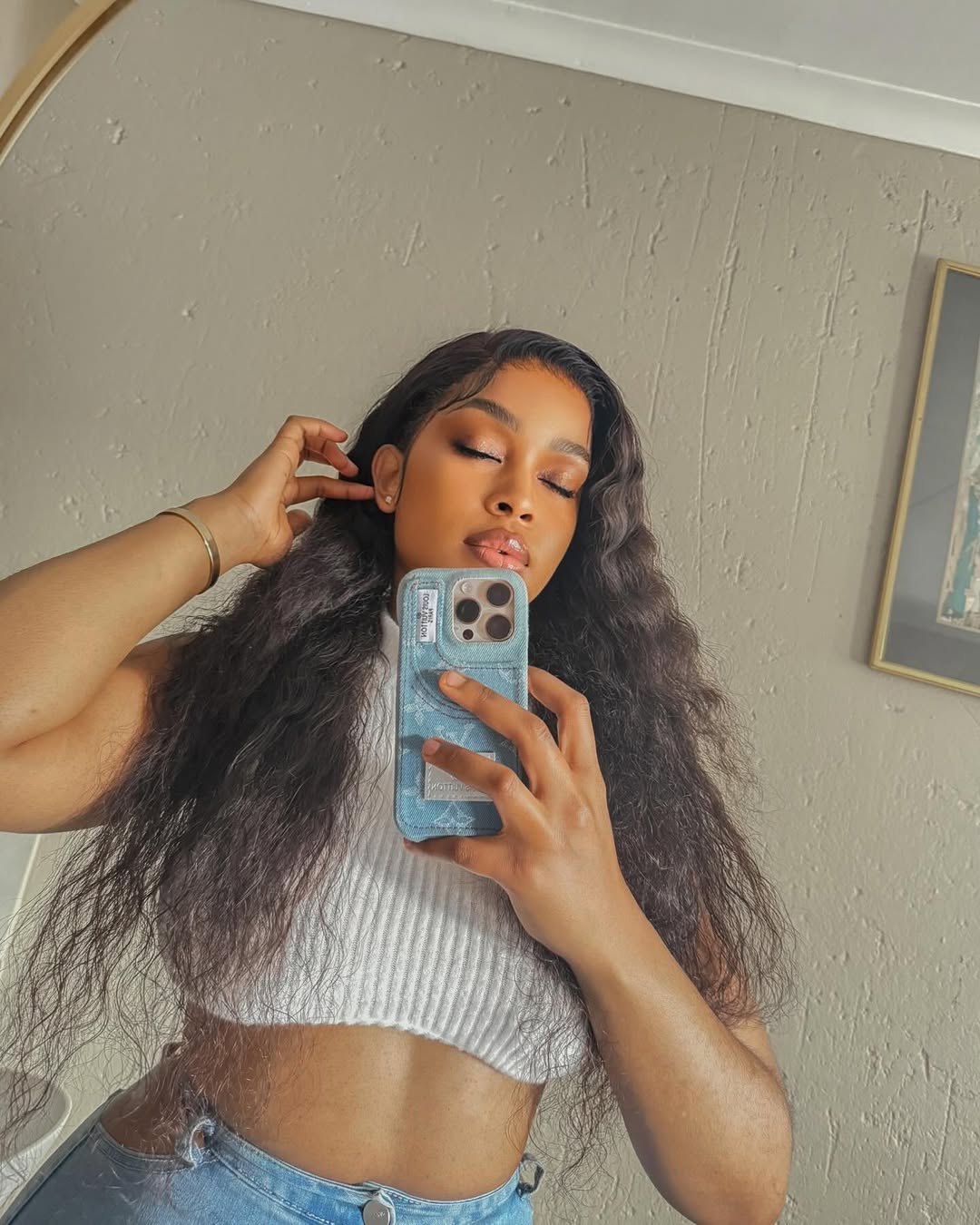 Denim and white🤍#explorepage #explorepage✨ #explore #dolledup #curlyhair #jean #croptop #fashionstyle #fashionblogger #slimthick #thick #gorgeous #slay #slaying#indoor #africanbeauty #jeans #baddie #b...