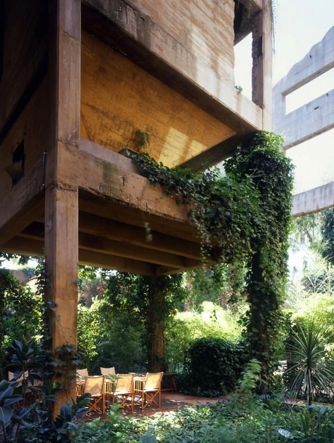 Fact of the day: How an Abandoned Cement Plant Became One of the World’s Most Extraordinary HomesWhen Spanish architect Ricardo Bofill stumbled upon a crumbling cement factory in 1973, he saw more tha...