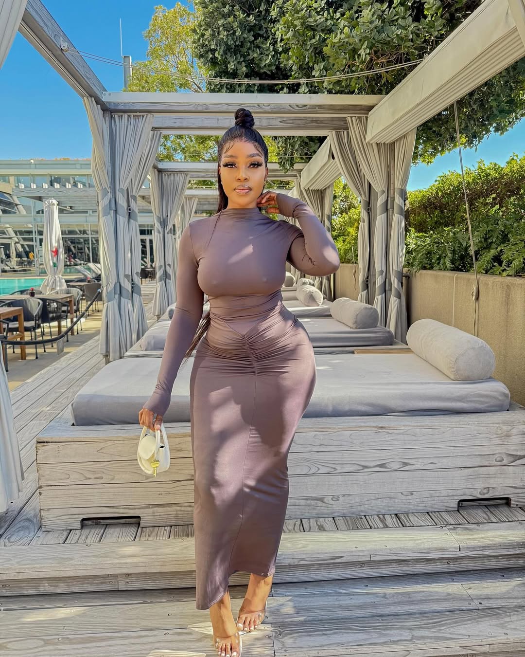 Imama malishise ngisho kubanda ❄️#explorepage✨ #explorepage #explore #fashion #longdress #outfitinspo #fashionblogger #fashionnova #blackgirlmagic #africanbeautyoman #slimthick #winter #winterfashion ...