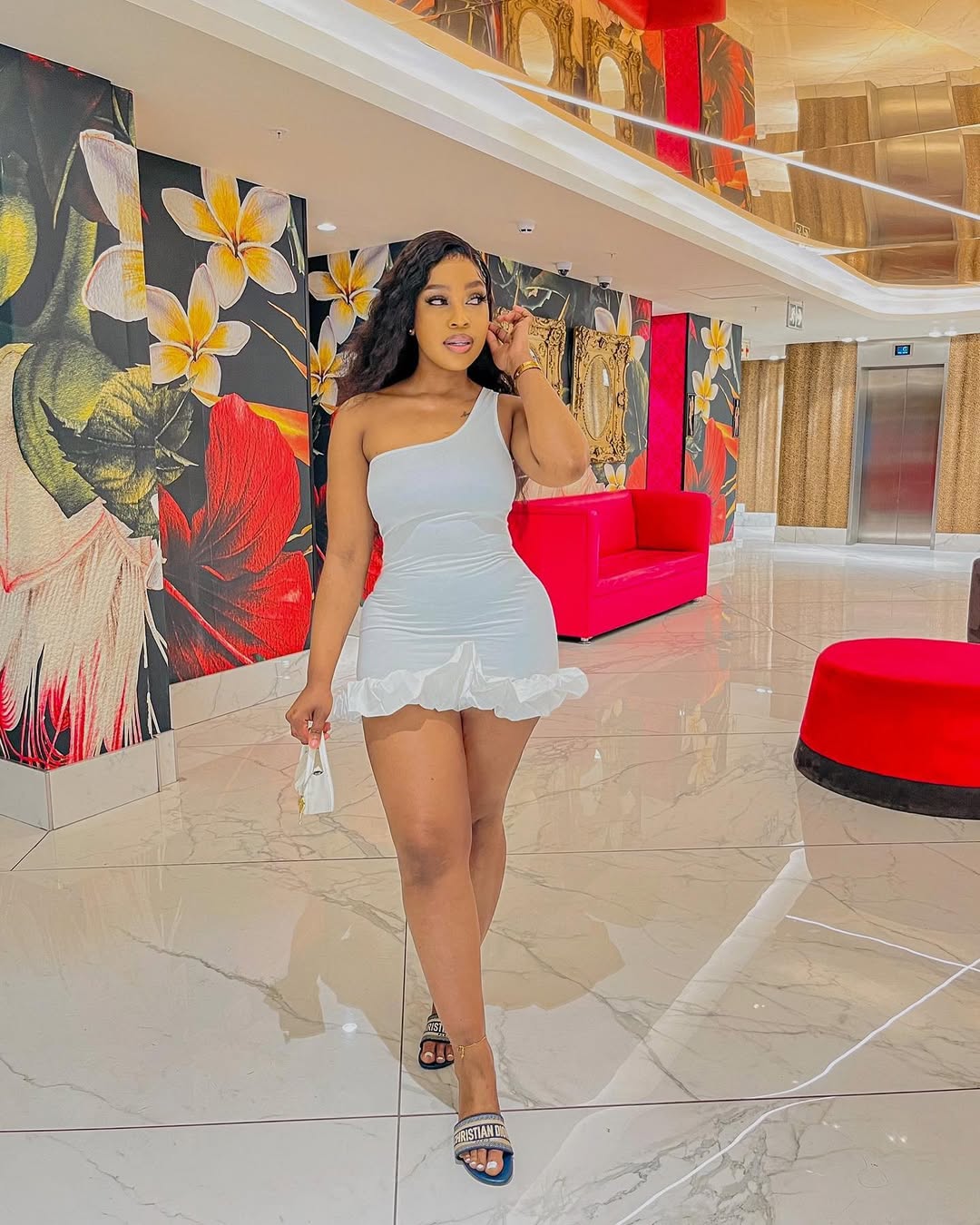 I never changed I just switched up🤍#explorepage✨ #explorepage#explore#fashion#outfit#outfitinspo#fashionblogger#fashionnova#blackgirlmagic#africanbeautyoman#slimthick#outdoors#spring#dress#slay#baddie...