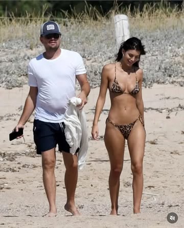 #leonardodicaprio and his girlfriend ❤️.#couplevideos #couplelove #couplegoals #love #couplegoals #instacouple #photooftheday  #explore #explorepage #exploremore #explorepage✨ #inlove #love #couplegoa...