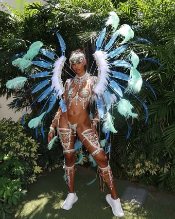 Feeling icy with @xoduscarnival ๐ณ๐ฎ๐ฏ๐ฒMua @carnivalglamhub @kandicethemua