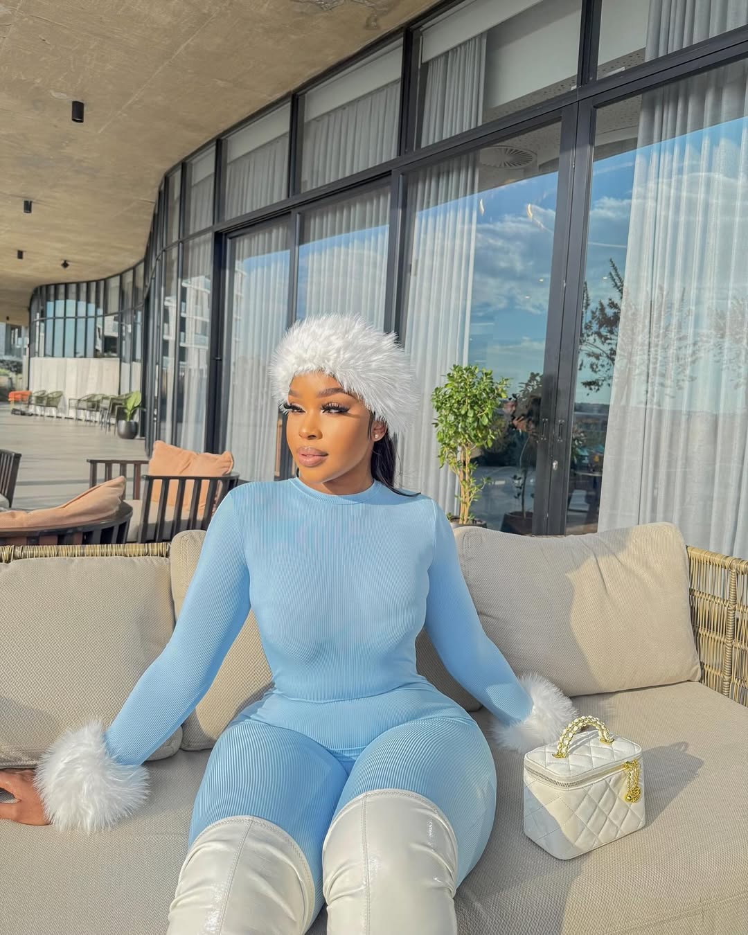 Icey❄️ #explore#explorepage #explorepage✨ #outdoors #dolledup #fashionblogger #fashionista #fashionstyle #blackgirlmagic #baddie #baddieoutfits #beautifulgirls #outfitoftheday #outfitinspo #slay#thick...