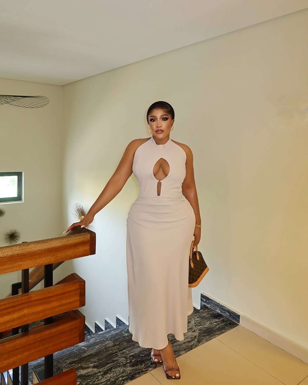 Refilled by grace, ready for the week 💛💛..Dress @slikwomen