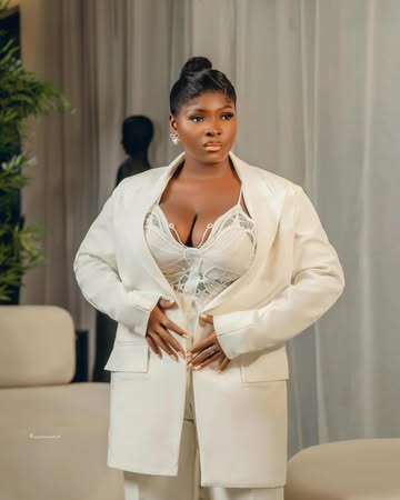 Birthdays are blessings. May lines fall into pleasant places for you . Happy birthday @soniaogeneofficial 🌸#explore #birthday #girl #havefun #beautifulday #may #africa #actress