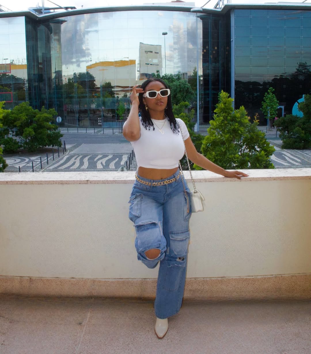styling…💅🏽😎Tranças de @de_braids Photo by : @denicard98 #loveyourself#beyou#autoestima#beleza#unic#woman#lovingmyself❤️#empowerment#style #braids #girlbossportugal #contentcreatorlife #mulheresqueinsp...