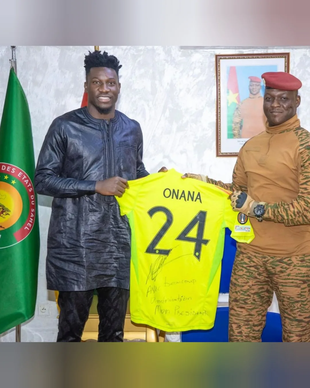 Manchester United goalkeeper André Onana visited Burkina Faso for charity events hosted by the Bertrand Traoré Foundation. During his trip, he met with President Ibrahim Traoré and gifted him a signed...