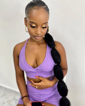 From soft glam to full-on fierce . We create looks that turn heads. Based in Harare, Zimbabwe. Ready to get dolled up? Let’s make it happen! IG : @so_chic_makeovers Contact : +263 777324479#Beauty #Ma...