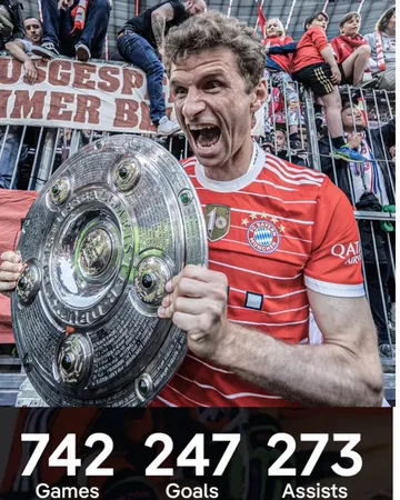 #bundesliga𝗡𝘆𝘂𝗺𝗮 𝘆'𝗶𝗺𝘆𝗮𝗸𝗮 𝟭𝟳, 𝗠ü𝗹𝗹𝗲𝗿 𝗮𝘀𝗲𝘇𝗲𝘆𝗲 𝗕𝗮𝘆𝗲𝗿𝗻 𝗠ü𝗻𝗰𝗵𝗲𝗻🇩🇪Thomas Müller yatangaje ko azava muri Bayern München nyuma y'uyu mwaka w'imikino🏟️ 742 matches (𝗿𝗲𝗰𝗼𝗿𝗱)⚽️ 247 buts🎯 273 passes d. (𝗿𝗲𝗰𝗼𝗿𝗱)⭐...