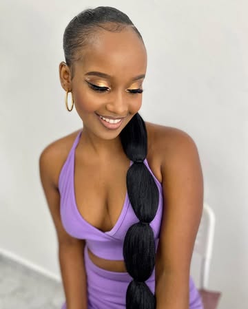 From soft glam to full-on fierce . We create looks that turn heads. Based in Harare, Zimbabwe. Ready to get dolled up? Let’s make it happen! IG : @so_chic_makeovers Contact : +263 777324479#Beauty #Ma...