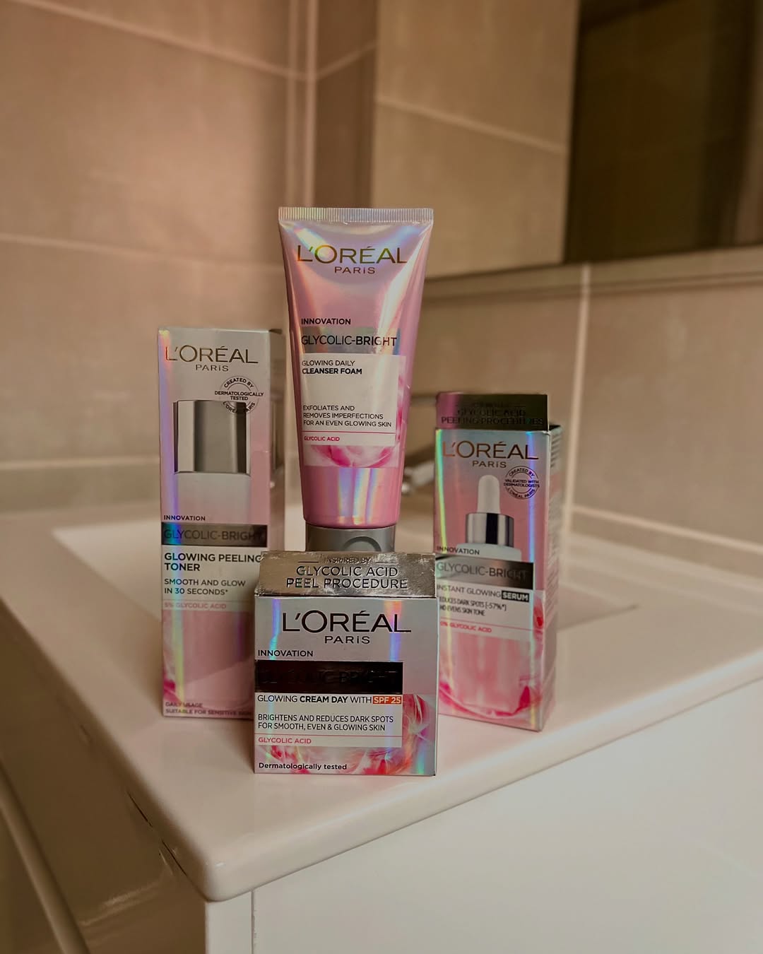 🌟 Ready for a VIP beauty experience like no other? 🌟L’Oréal is unlocking the doors to a one-day beauty takeover at the Sandton Convention Centre on 28 June 2025 💋✨ Learn from the experts✨ Attend exclu...