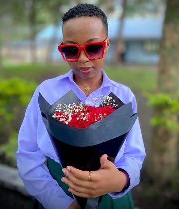 Congratulation 🦋🎓👏🏻🥳🥂🍾 @pony_dollie #fame #instagram #instagood #instalike #instadaily #reelsinstagram #dogsofinstagram #instamood #dogsofinstaworld #instafashion #instalove #inked #lin #like #komasav...