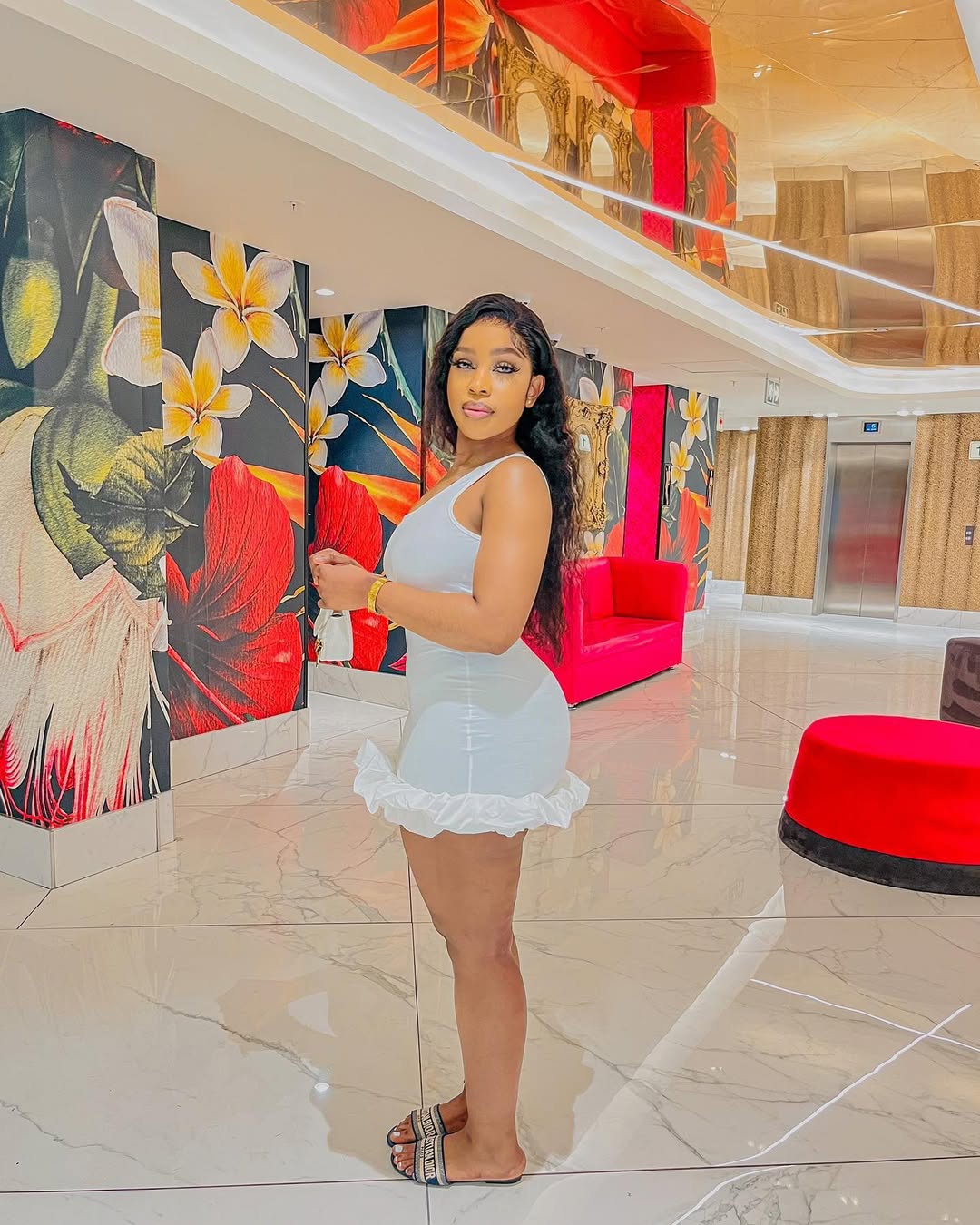 I never changed I just switched up🤍#explorepage✨ #explorepage#explore#fashion#outfit#outfitinspo#fashionblogger#fashionnova#blackgirlmagic#africanbeautyoman#slimthick#outdoors#spring#dress#slay#baddie...